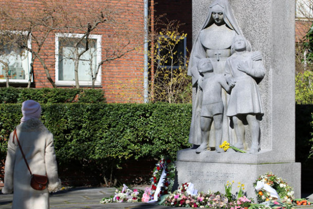 Jeanne d'Arc: Blomster på Frederiksberg