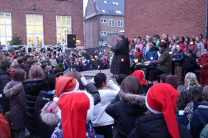 Morgensamling i gården torsdag 11/12