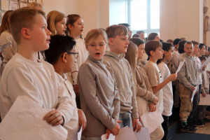 Krybbespil med mere end 50 børn