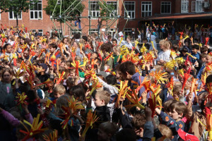 Pinsegudstjeneste i gården